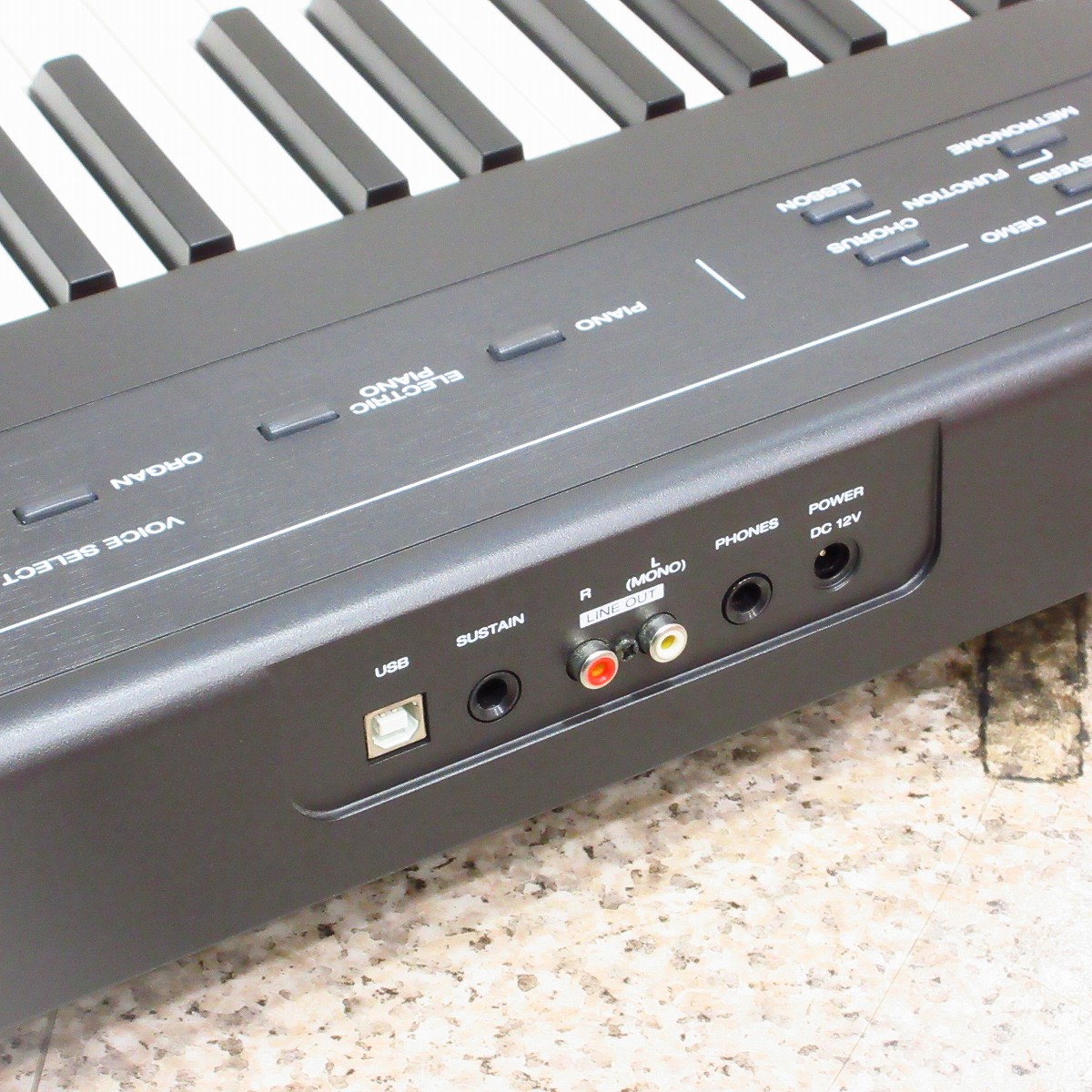 中古】ALESIS / RECITAL フルサイズ・セミウェイト鍵盤 88鍵電子