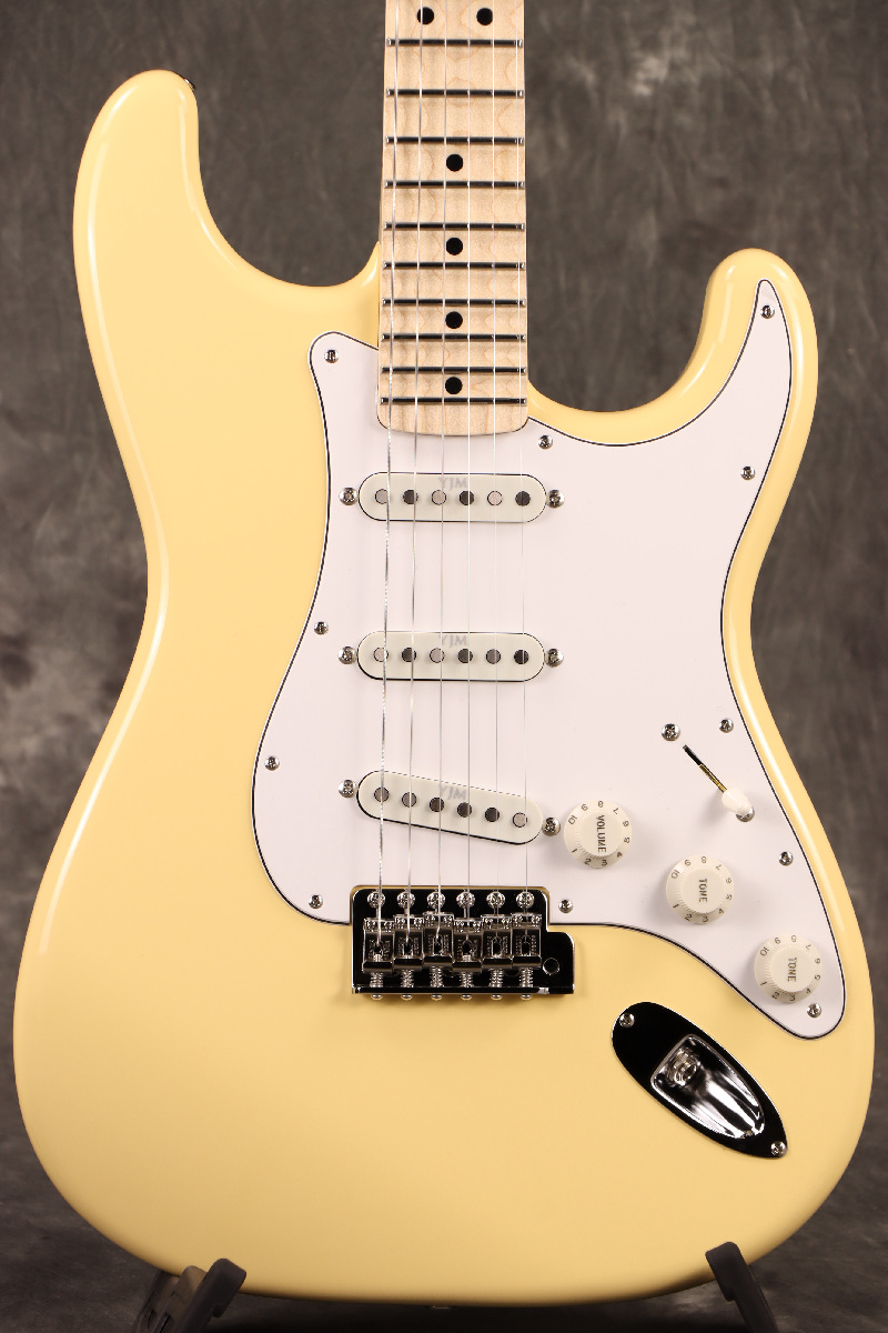 フェンダージャパン イングヴェイシグネイチャーモデル イエローホワイト Fender / Japan Exclusive Yngwie Malmsteen Signature