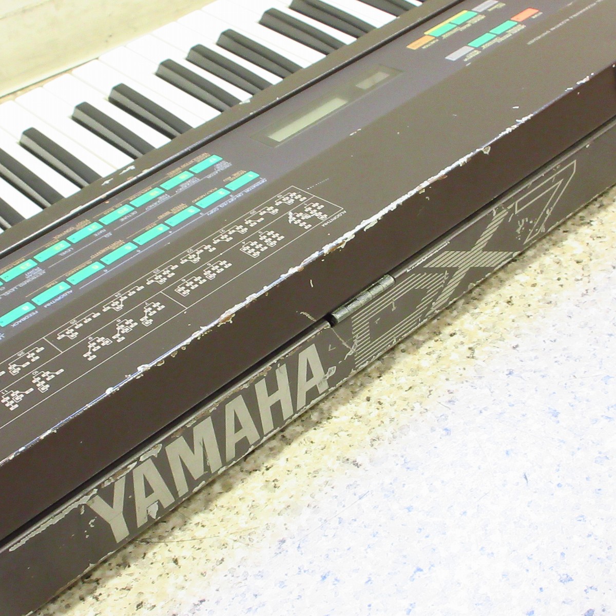 Yamaha DX7IID デジタルシンセサイザー 61鍵 中古・難あり現状渡し】YAMAHA DX7 ヤマハ シンセサイザー 61鍵
