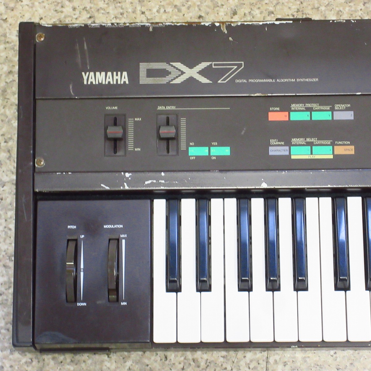 Yamaha DX7 デジタルプログラマブルアナログシンセサイザー中古品 Amazon | YAMAHA ヤマハ DX7 デジタルシンセサイザー