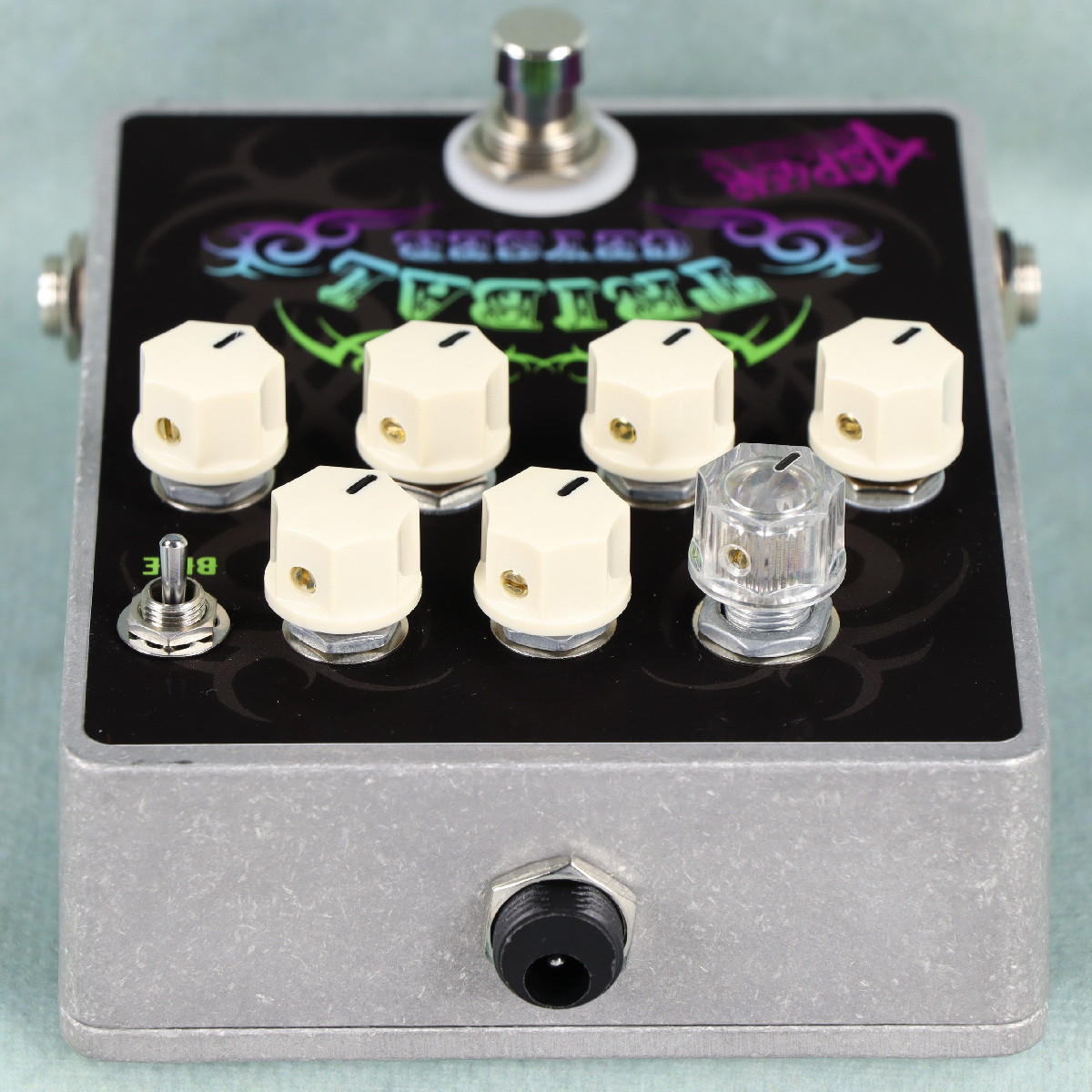 AspgearTRIBAL GEYSER ベースエフェクター A.S.P.GEAR TRIBAL GEYSER BLACK EDITION ｜イケベ楽器店