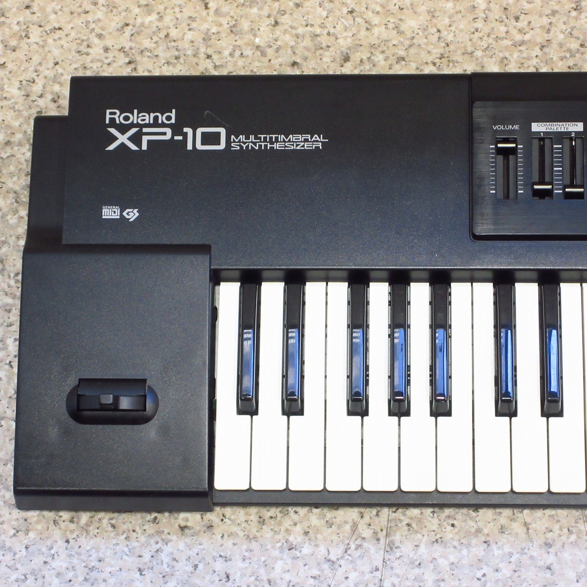 ローランド シンセサイザー XP-10 ソフトケース付き ローランド シンセサイザー XP-10 ソフトケース付き