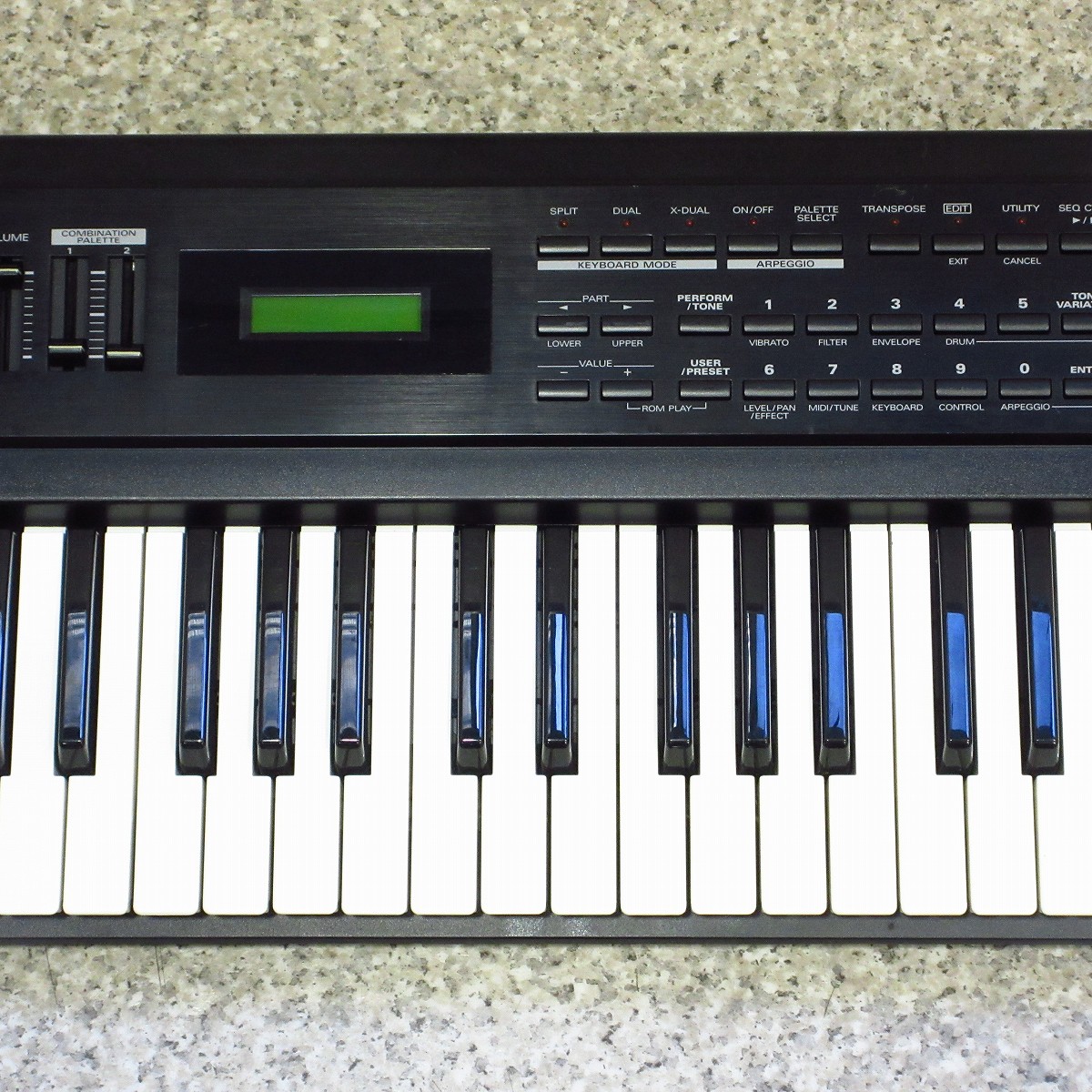 鍵盤楽器 Roland XP-10 Roland XP-10 Keyboard Synthesizer Vintage Synth 61 Keys