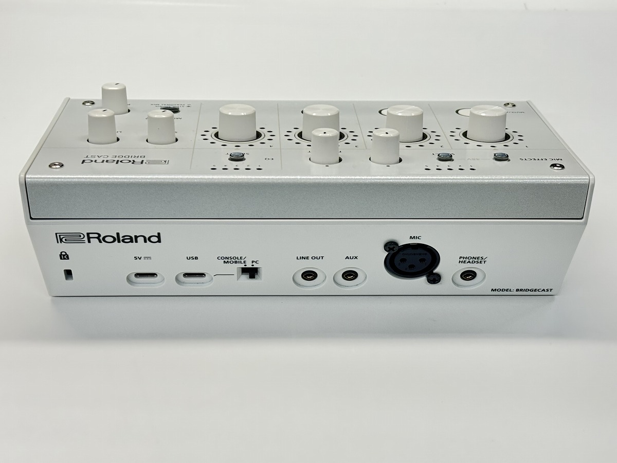 Roland Bridge Cast ホワイト Roland Bridge Cast Dual-bus Gaming Audio Mixer - Ice White