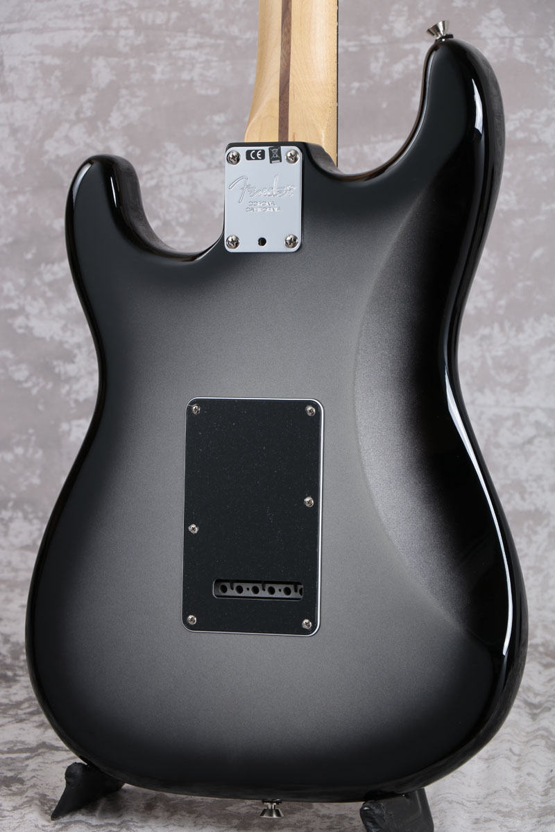 【最終値下げ】Fender ストラトキャスター silver burst 美品 銀色のボディ！限定フェンダー・ストラトキャスター