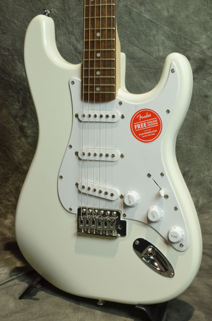 【匿名配送】squier bullet strat / エレキギター ホワイト Amazon | Squier by Fender スクワイヤー エレキギター Bullet