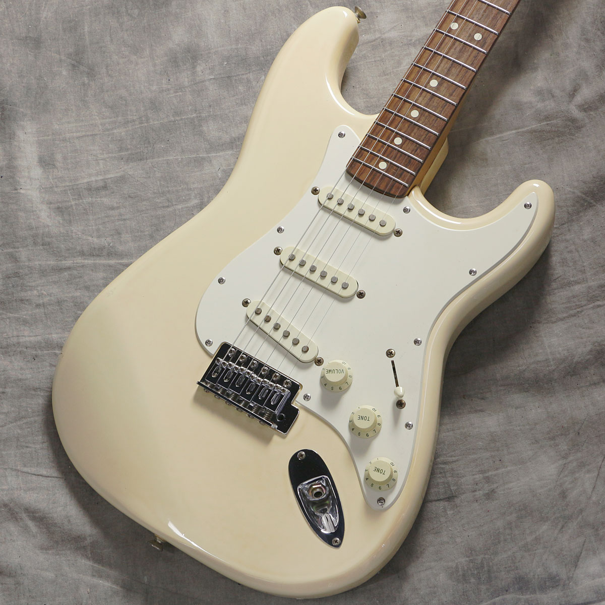 中古】Fender / Squier Series Stratocaster White | イシバシ楽器