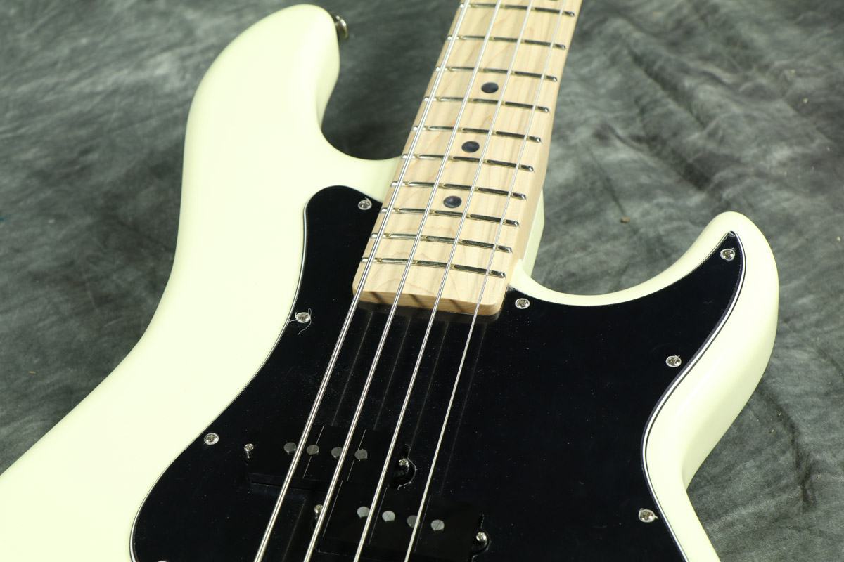 G&L LB-100 ホワイト 2023年10月新品購入 G&L / Fullerton Standard LB-100 Vintage White Maple