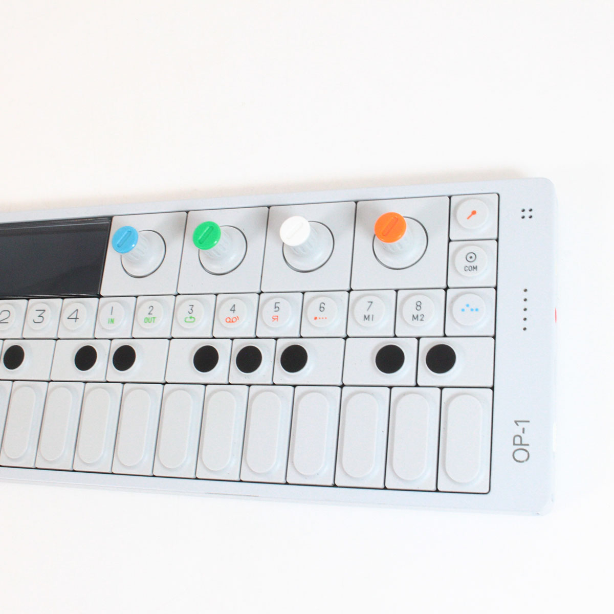 OP-1 teenage engineering シンセサイザー OP-1 the portable wonder synthesizer - teenage engineering