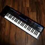 š ROLAND / JUNO-Di / Mobile Synthesizer with Song Player Ź