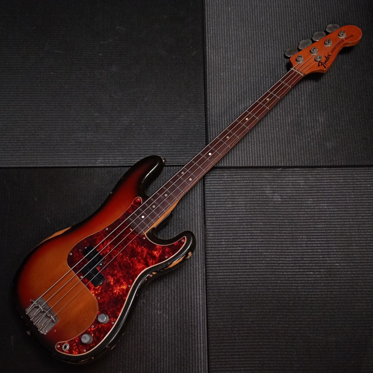 Fender Japan Precision Bass（レアカラー、ビンテージ） - メルカリ
