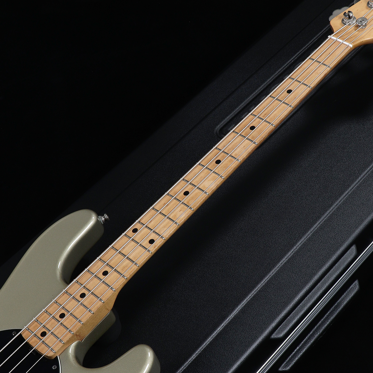 中古】MUSIC MAN / StingRay 4 / 3EQ H / Pearl Platinum【新宿