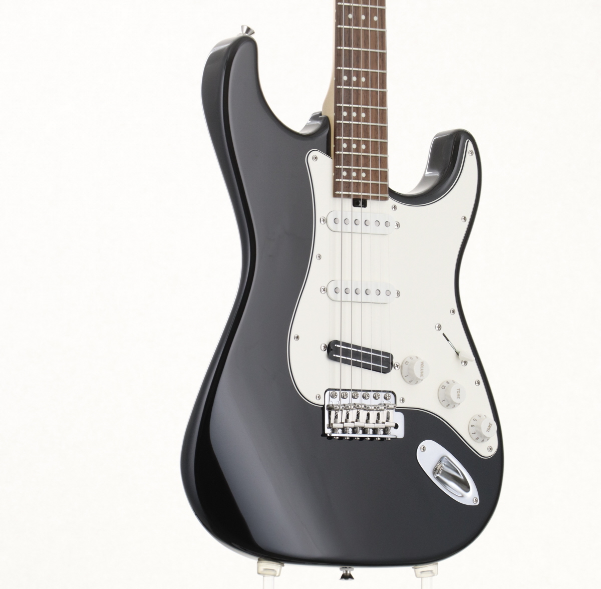 freeThree Dots Model/S ホワイトエレキギター Squier by Fender SONIC STRATOCASTER HT Arctic White エレキ