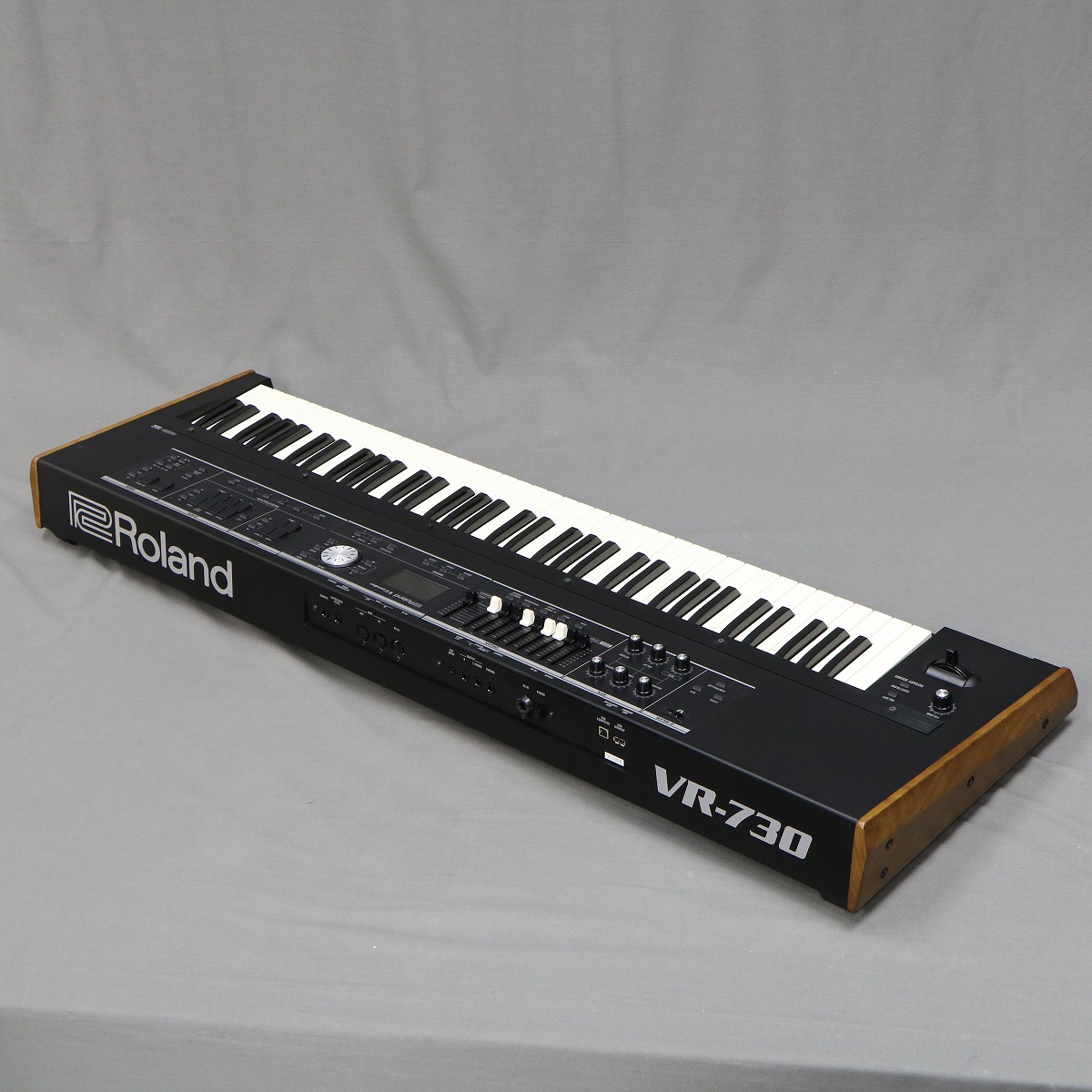 Roland VR-730 V-Combo Organ | Music & Arts