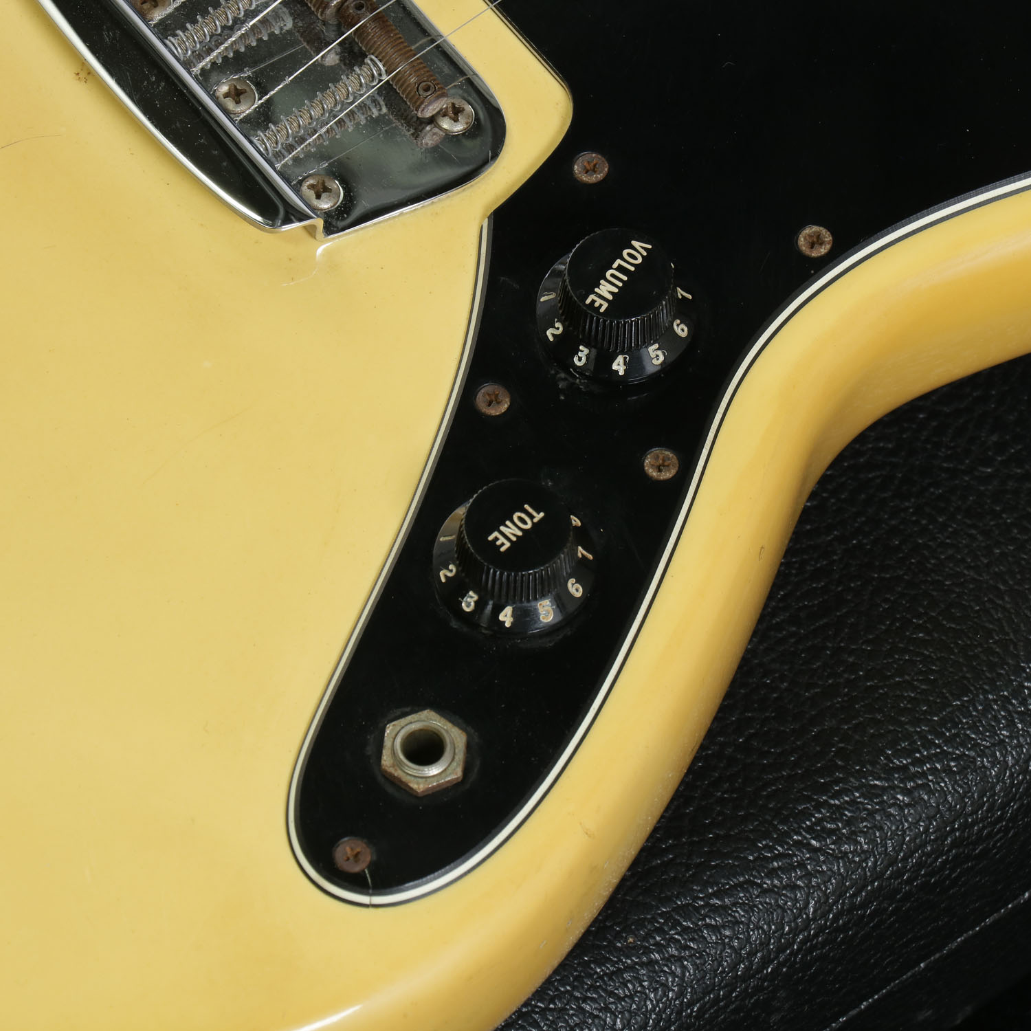 Fender 1977 Musicmaster（ビンテージ）【楽器検索デジマート】