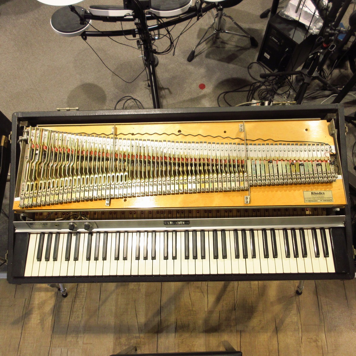 Hillwood エレクトリックピアノC-1A ヴィンテージ 美品です。 Hillwood エレクトリックピアノC-1A ヴィンテージ 美品です