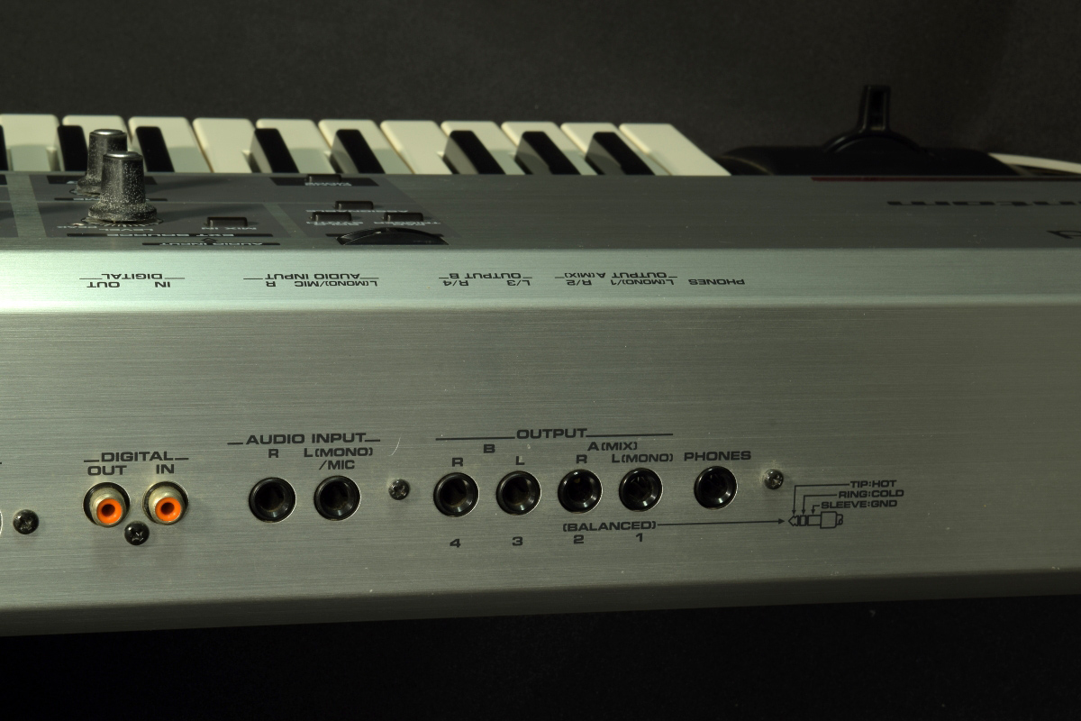 中古】Roland ローランド / Fantom-X7 Synthesizer 【値下げ