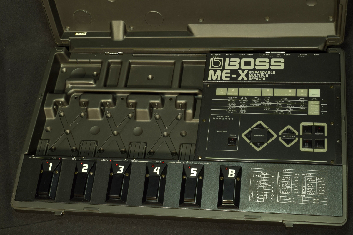 マルチエフェクター BOSS ME-X Expandable effects Boss ME-X Expandable Multiple Effects - YouTube