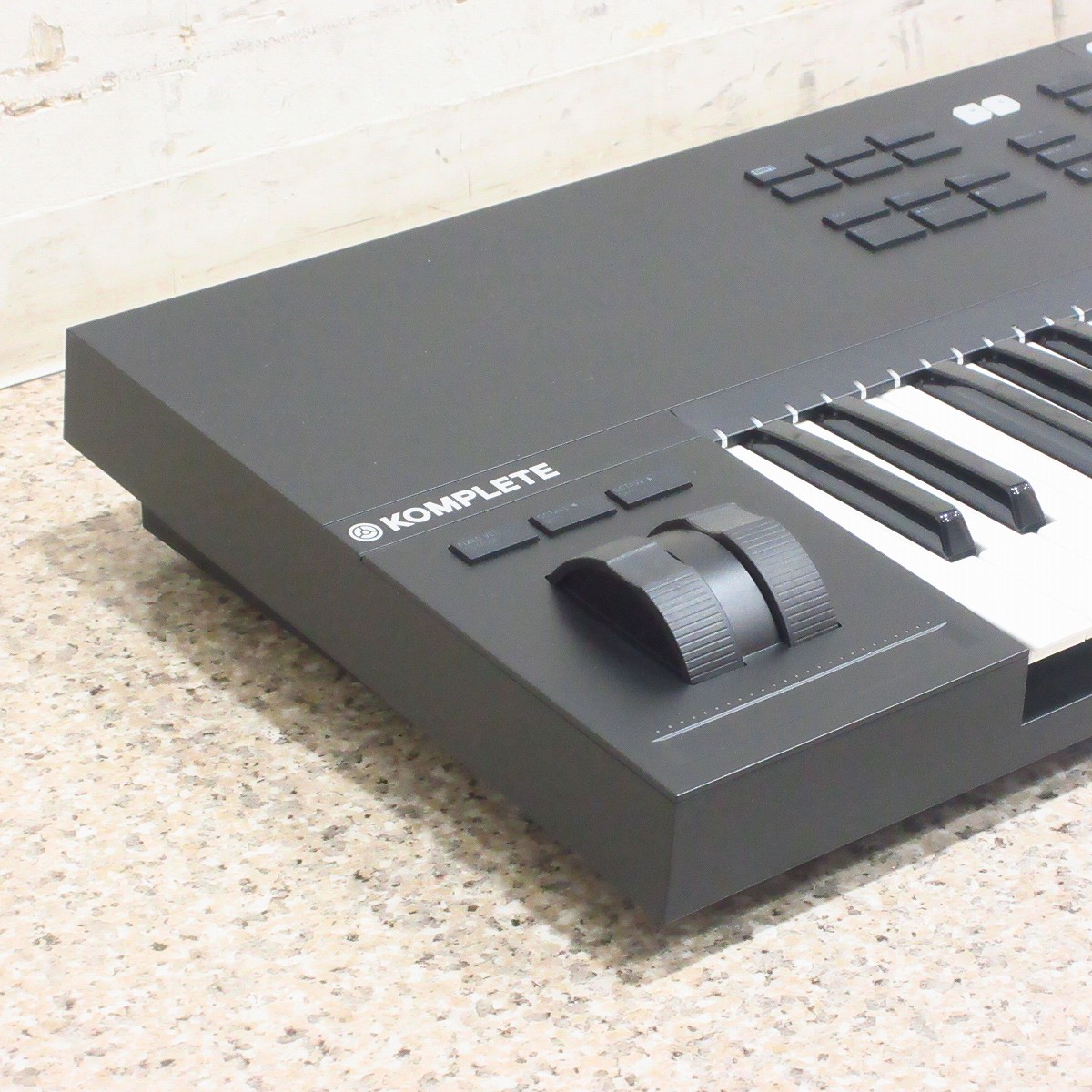 中古】NATIVE INSTRUMENTS / KOMPLETE KONTROL S61 Mk2【渋谷店