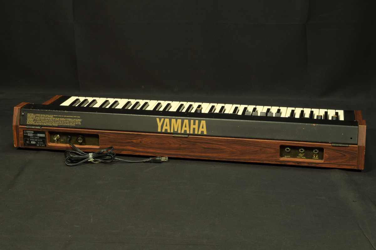 ヤマハ YAMAHA CP10 アナログ電子ピアノ KS15 小型 アンプ YAMAHA Yamaha CP10 Stage Piano ヤマハ ステージピアノ
