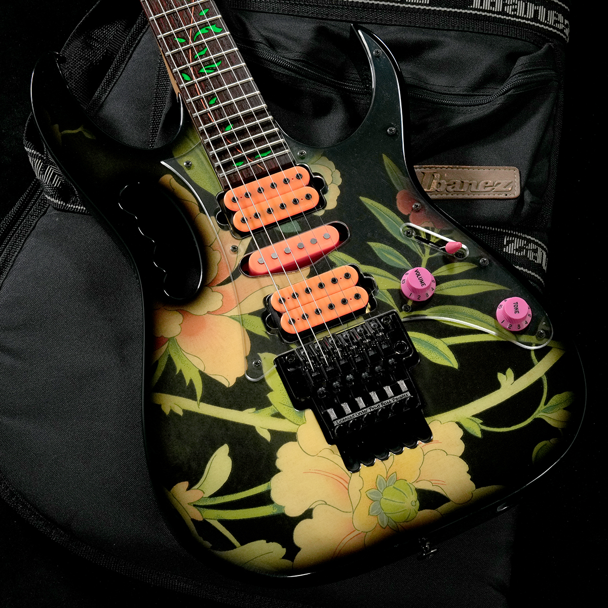 【未使用品】 中古】IBANEZ / Signature Vai Steve Pattern Floral JEM77FP ギター