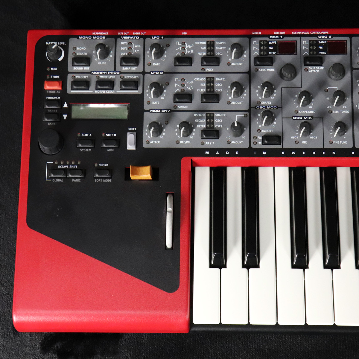 Clavia Nord Wave - 鍵盤楽器