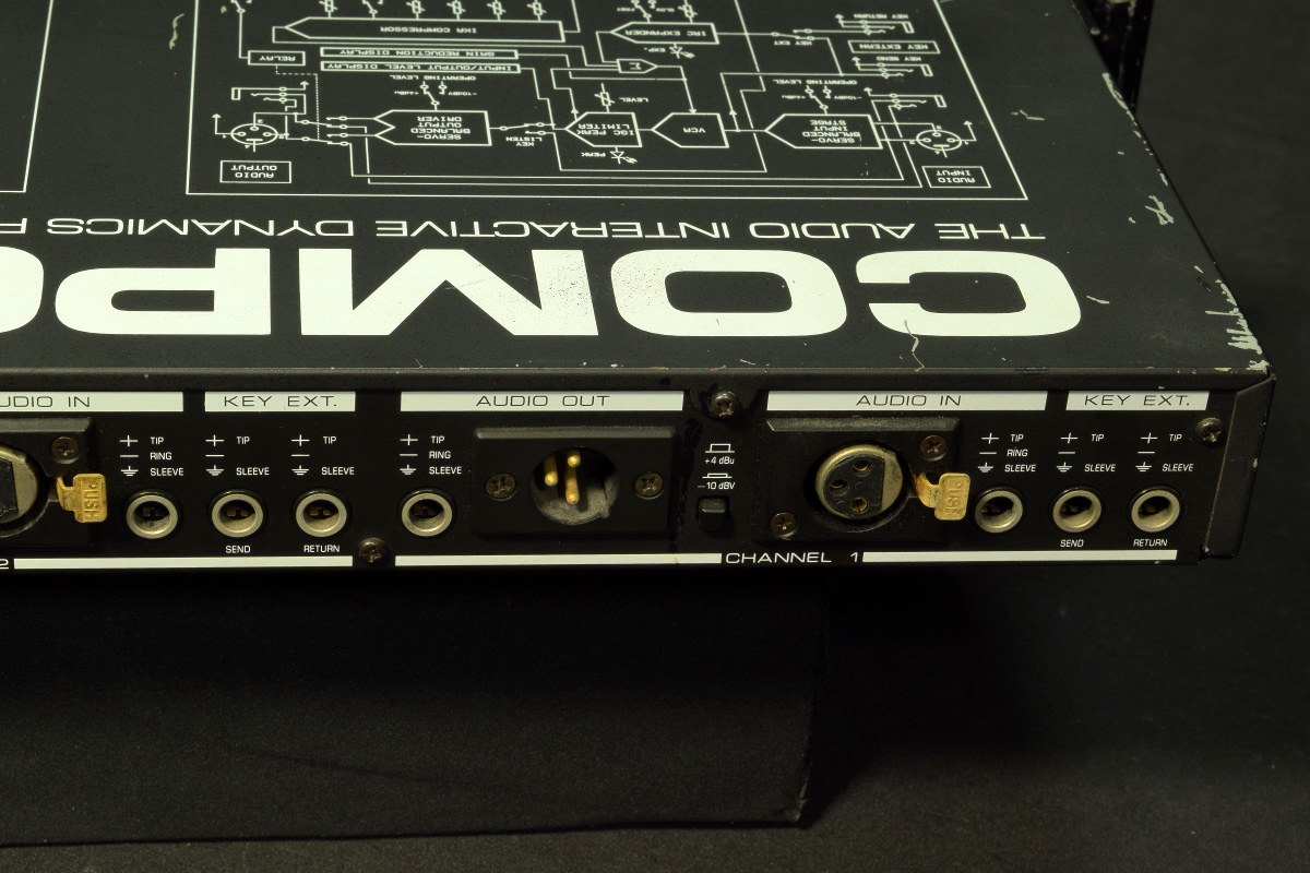 behringer MDX2000 ダイナミックプロセッサー コンプレッサー behringer MDX2000 ダイナミックプロセッサー コンプレッサー