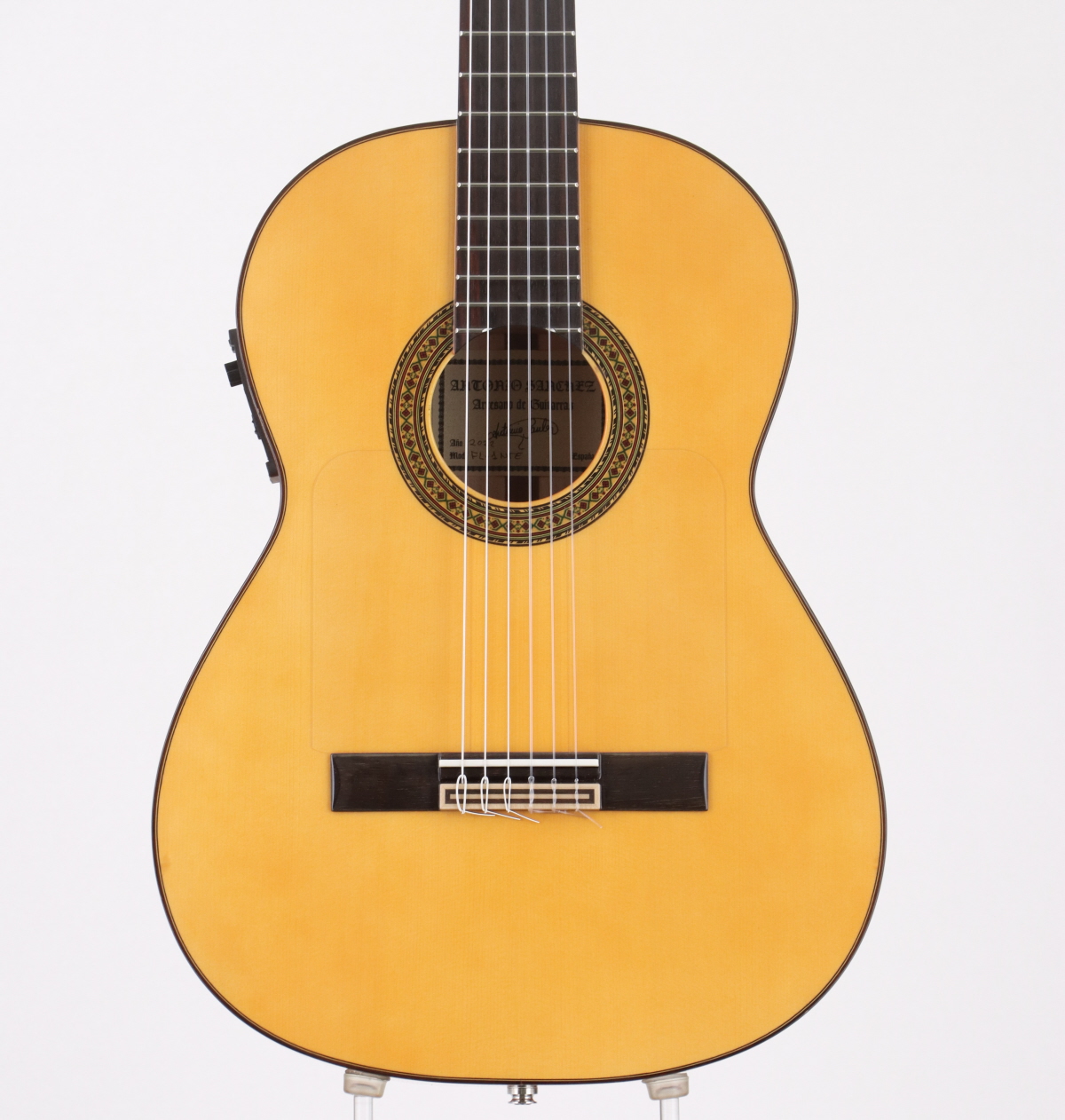 工房の響音フォークギター中古です。 工房の響音フォークギター中古です。