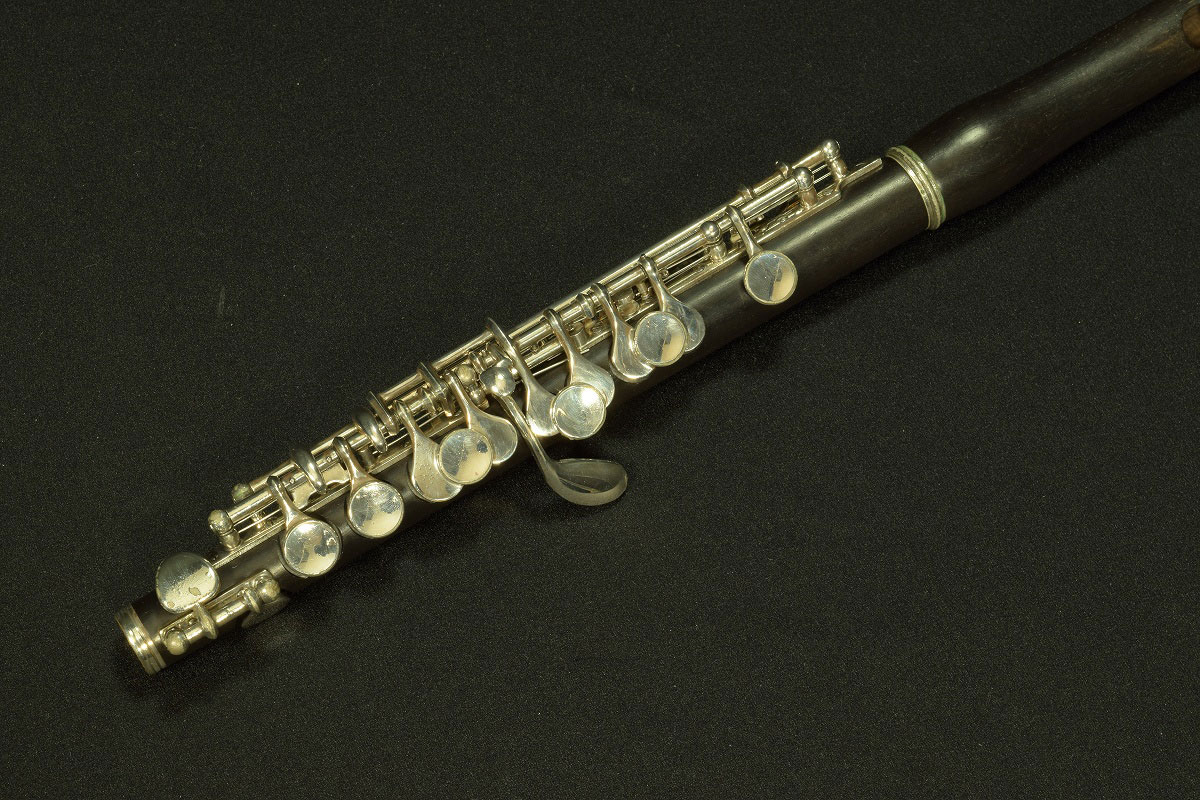 ピッコロ　ヤマハ　YPC-62 ￼ Amazon.com: Yamaha YPC-62 Professional Piccolo with Silver