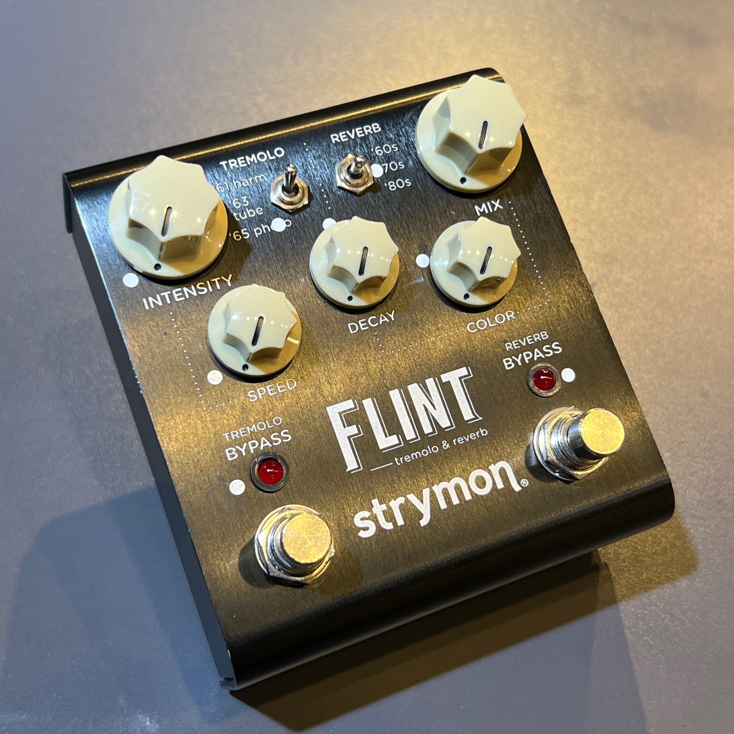 strymon FLINT V1 tremolo reverb ストライモン Strymon Flint Reverb and Tremolo V1 | Reverb