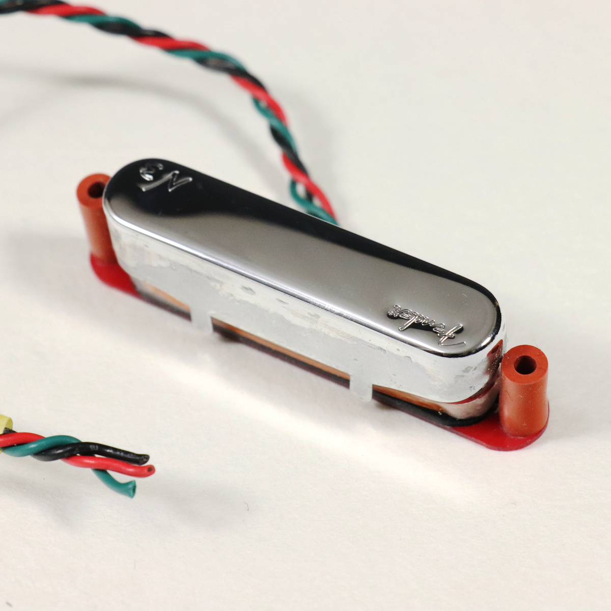 フェンダー N3 ノイズレス ピックアップ Fender N3 Noiseless Pickup - Strat - 3-piece Set | Sweetwater