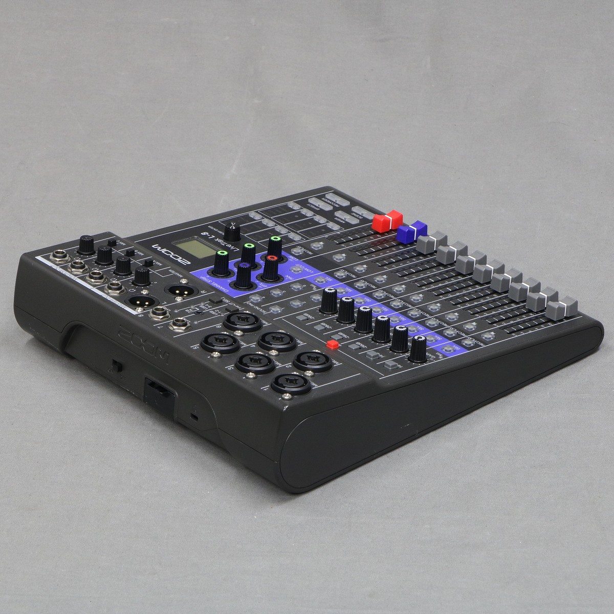 LiveTrak L-8 新古品、美品 中古品】ZOOM L-8 8チャンネルデジタルミキサー/レコーダー(専用