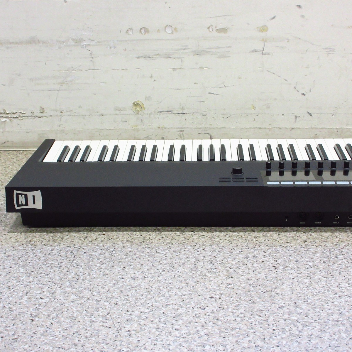 中古】NATIVE INSTRUMENTS / Komplete Kontrol S88 Mk2 【横浜店