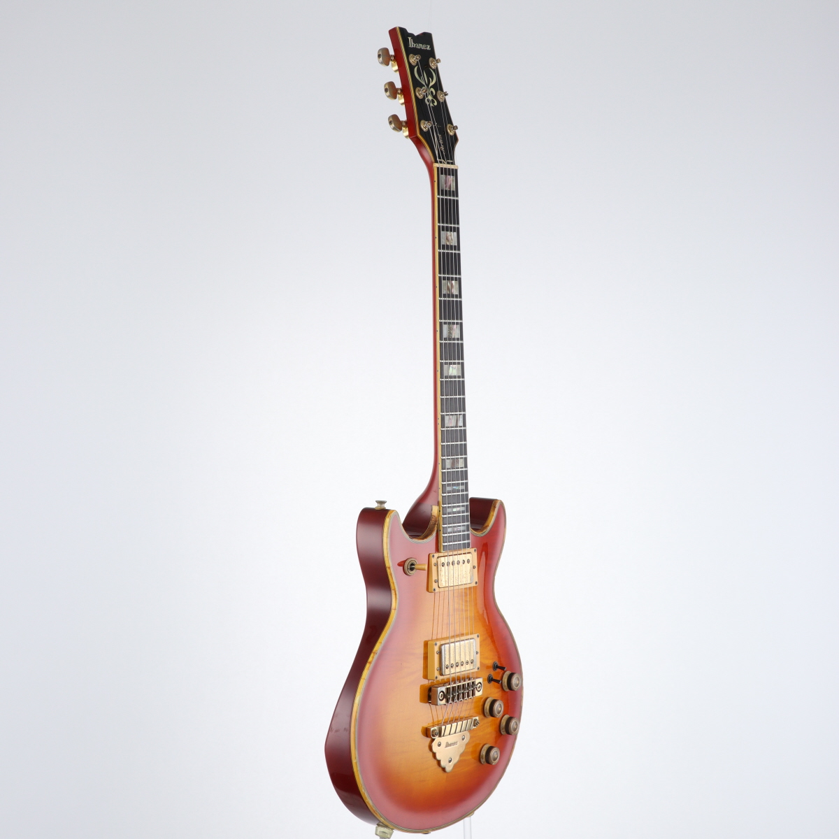 中古】Ibanez アイバニーズ / Artist AR300 Cherry Sunburst