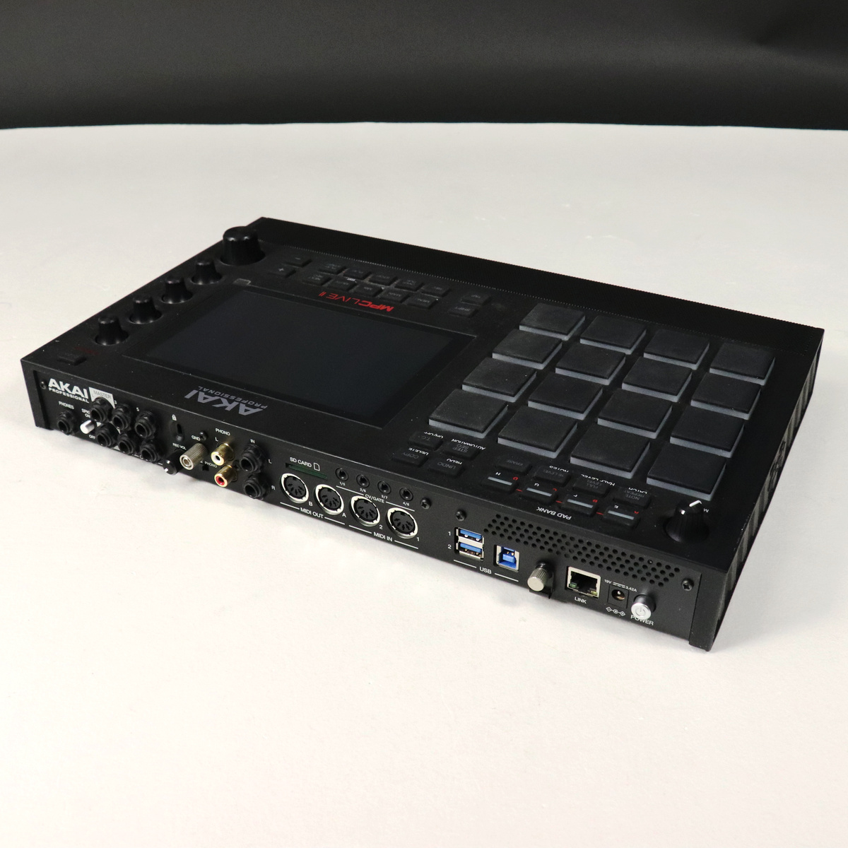 中古】AKAI / MPC Live II Standalone Music Production Center 中古】AKAI / MPC Live II Standalone Music Production Center