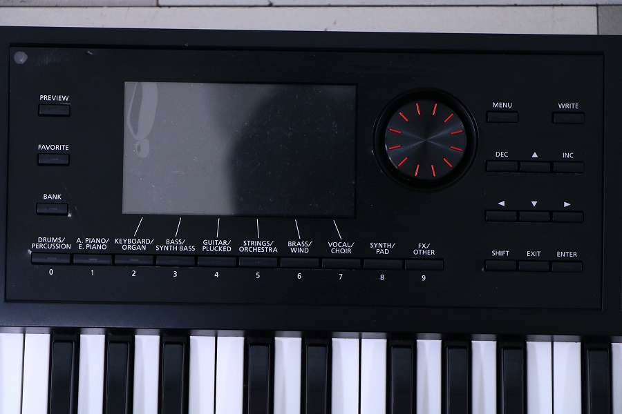 Roland シンセサイザーFA07 61dD1fIEJ-L._UF350,350_QL80_.jpg