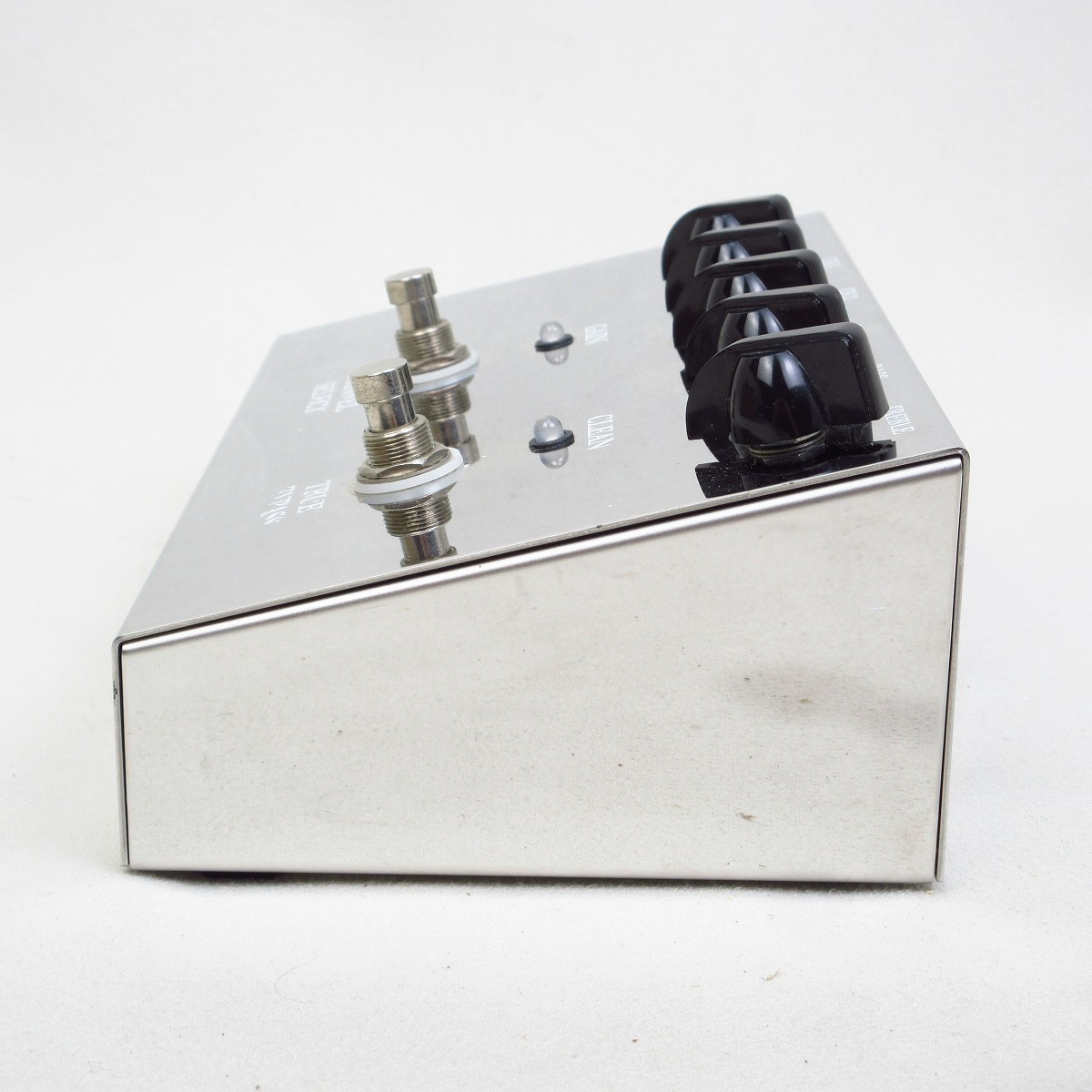 MATCHLESS Hot Box 3 ギタープリアンプ フロアタイプのプリアンプ「HOT BOX 3」 | ギターのレシピ