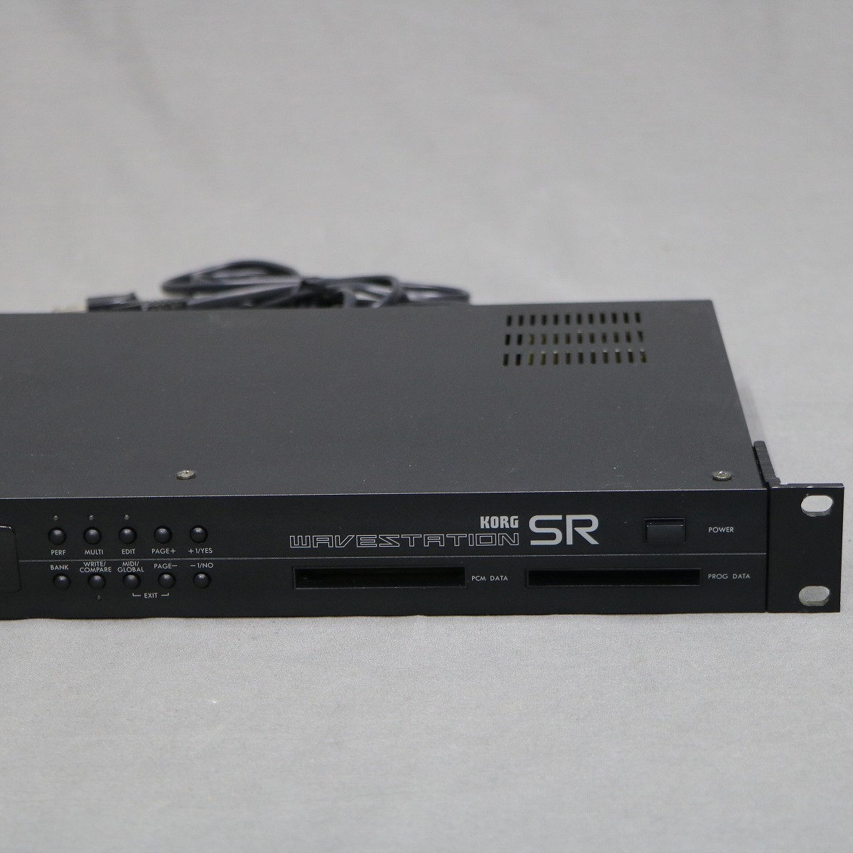 KORG / WAVESTATION SR　シンセサイザー Korg Wavestation SR Rackmount Synthesizer | Guitar Chimp