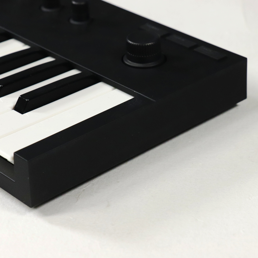 KOMPLETE KONTROL M32 MIDIキーボード