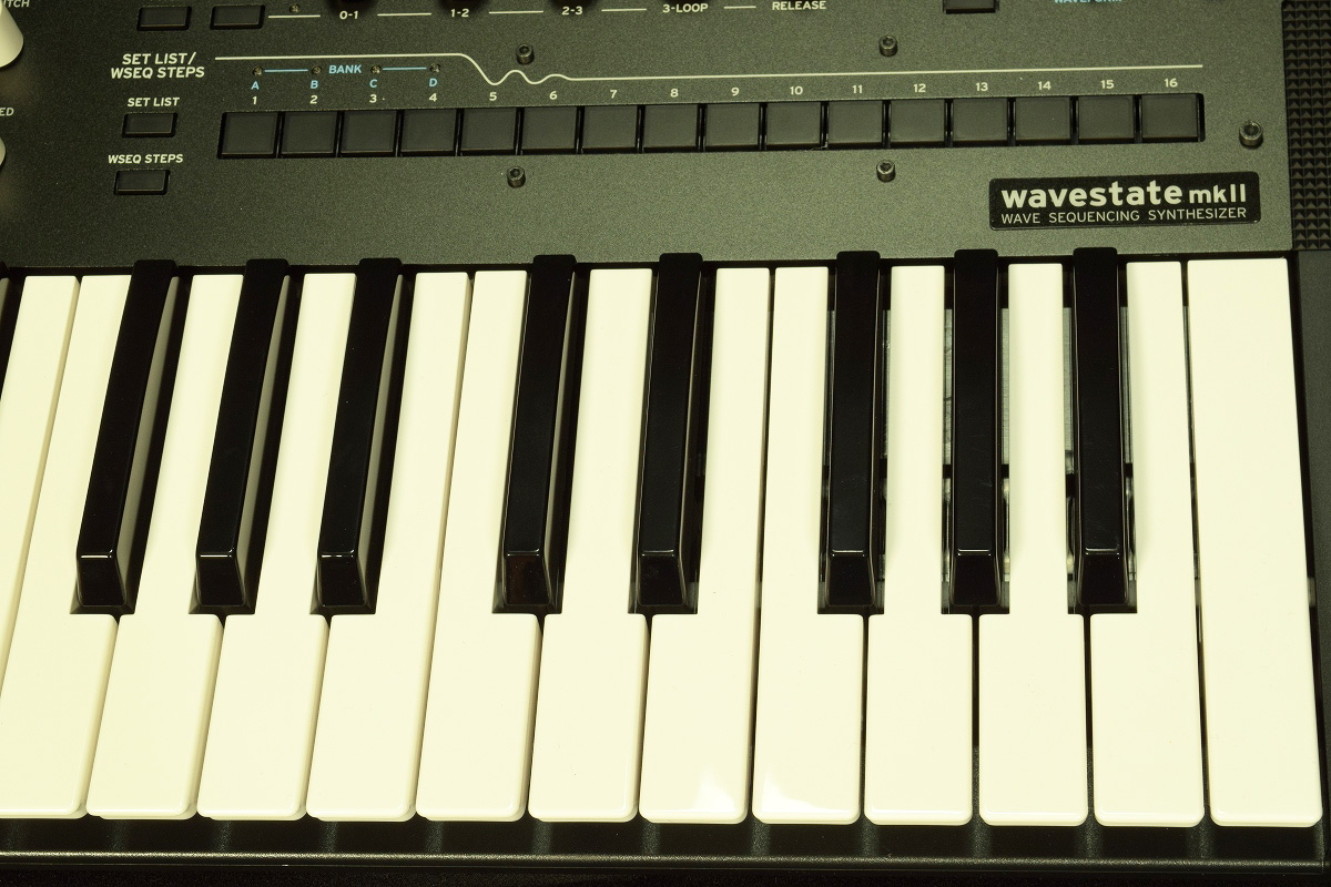 ほぼ未使用品！KORG wavestate mk II シンセサイザー 伝説のシンセサイザーを再構築。「wavestate mk2」が発売！