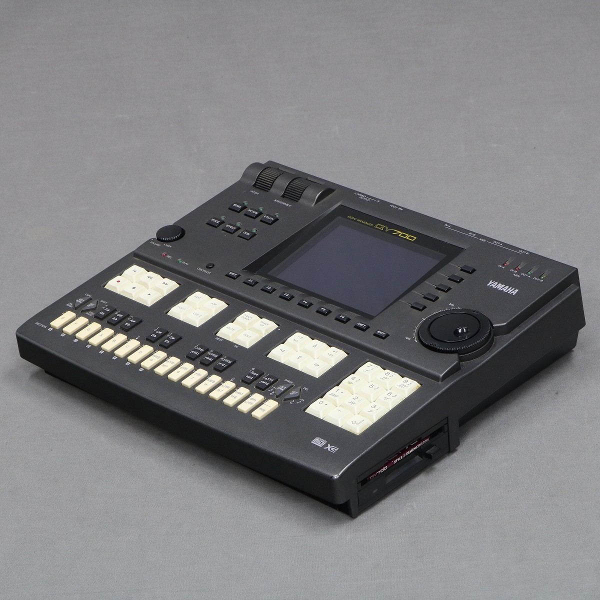 826* YAMAHA ヤマハ QY700 シーケンサー ヤマハ | QY700 - シーケンサー / リズムマシン - 概要
