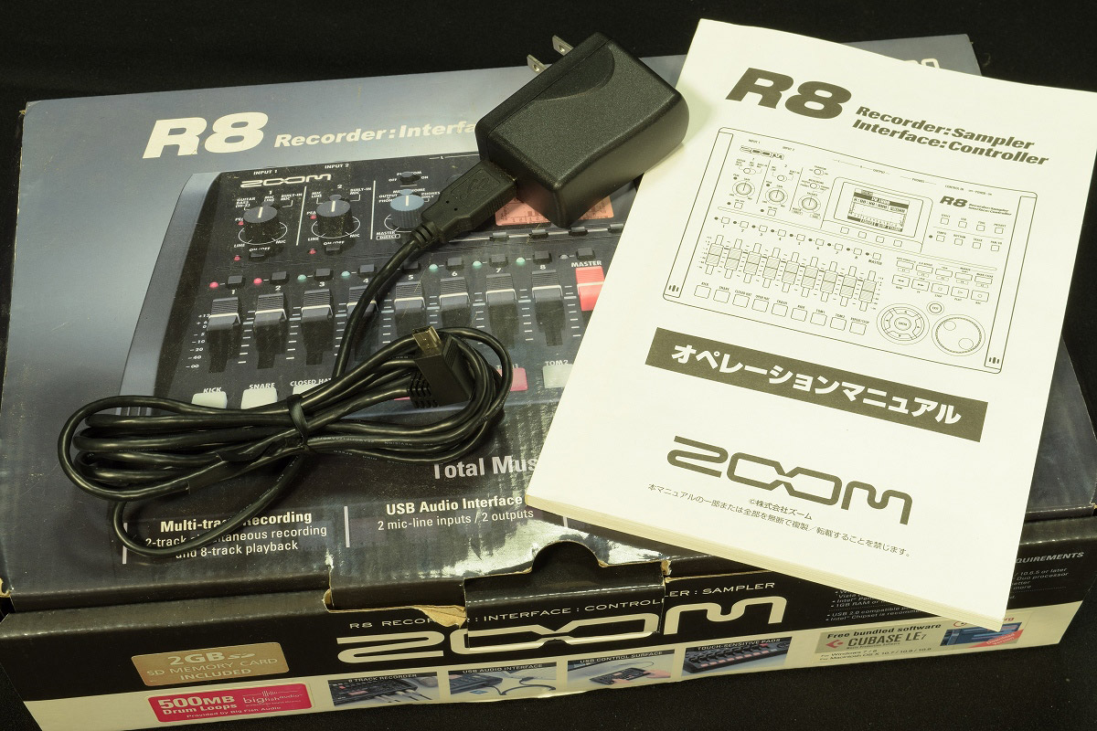 ZOOM R8 レコーダー・インターフェース・コントローラー(中古品) 中古】ZOOM ズーム / R8 Recorder Sampler Interface Controller