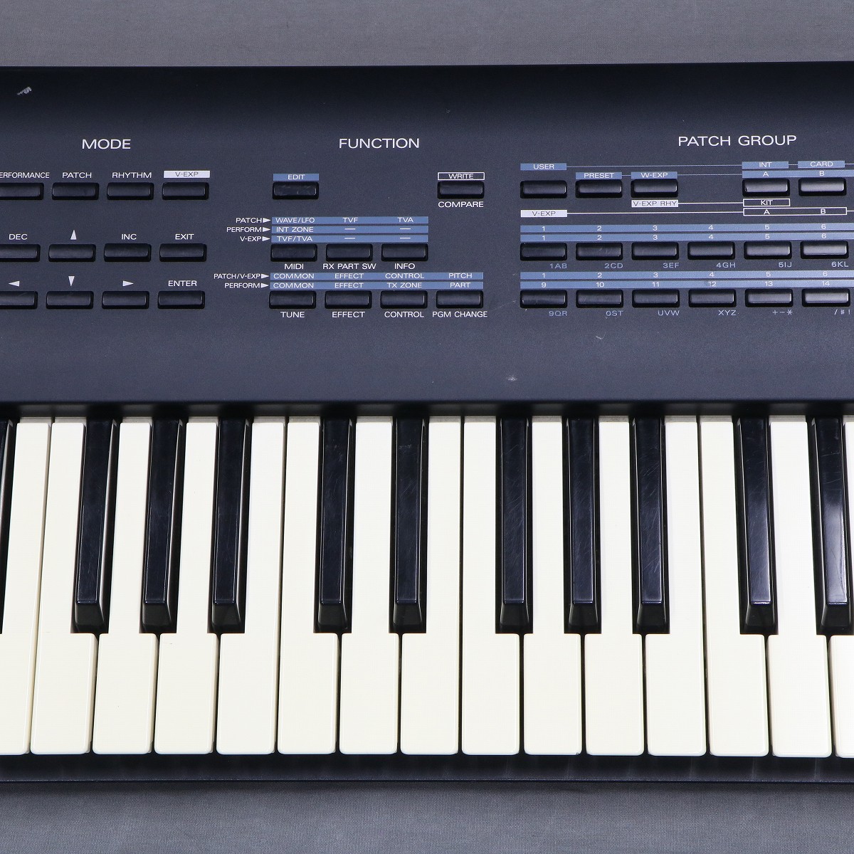 Roland JV-90 シンセサイザー Roland JV-90 | Vintage Synth Explorer - 鍵盤楽器