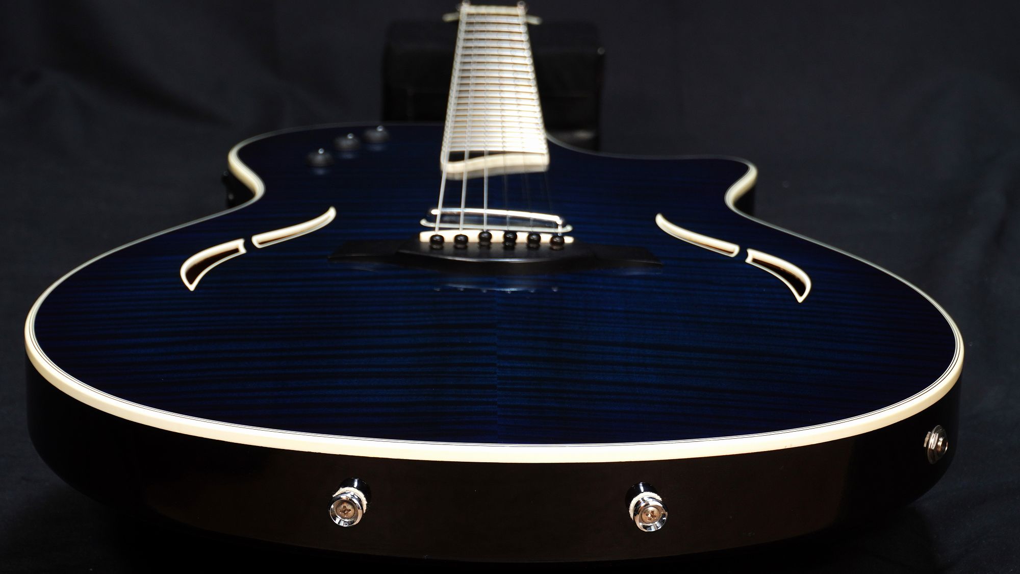 ⭐️⭐️⭐️［最終値下げ］Taylor T5-C1 TB　タバコサンバースト ブランドホビー・楽器・アート - ［最終値下げ］Taylor T5-C1 TB