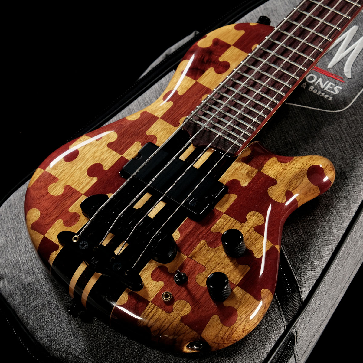 MAYONES Cali 4【国内入荷極少】【ヘッドフォンアウト搭載】 2022 Mayones Cali 4 Triskelion – Andy Baxter Bass & Guitars