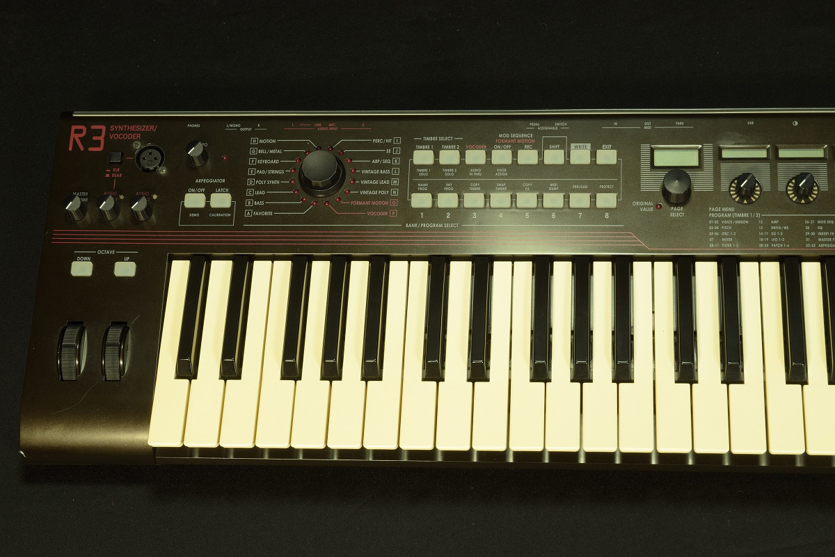 KORG コルグ R3 シンセサイザー 中古】KORG R3 Synthesizer/Vocoder ☆ソフトケース付☆ コルグ