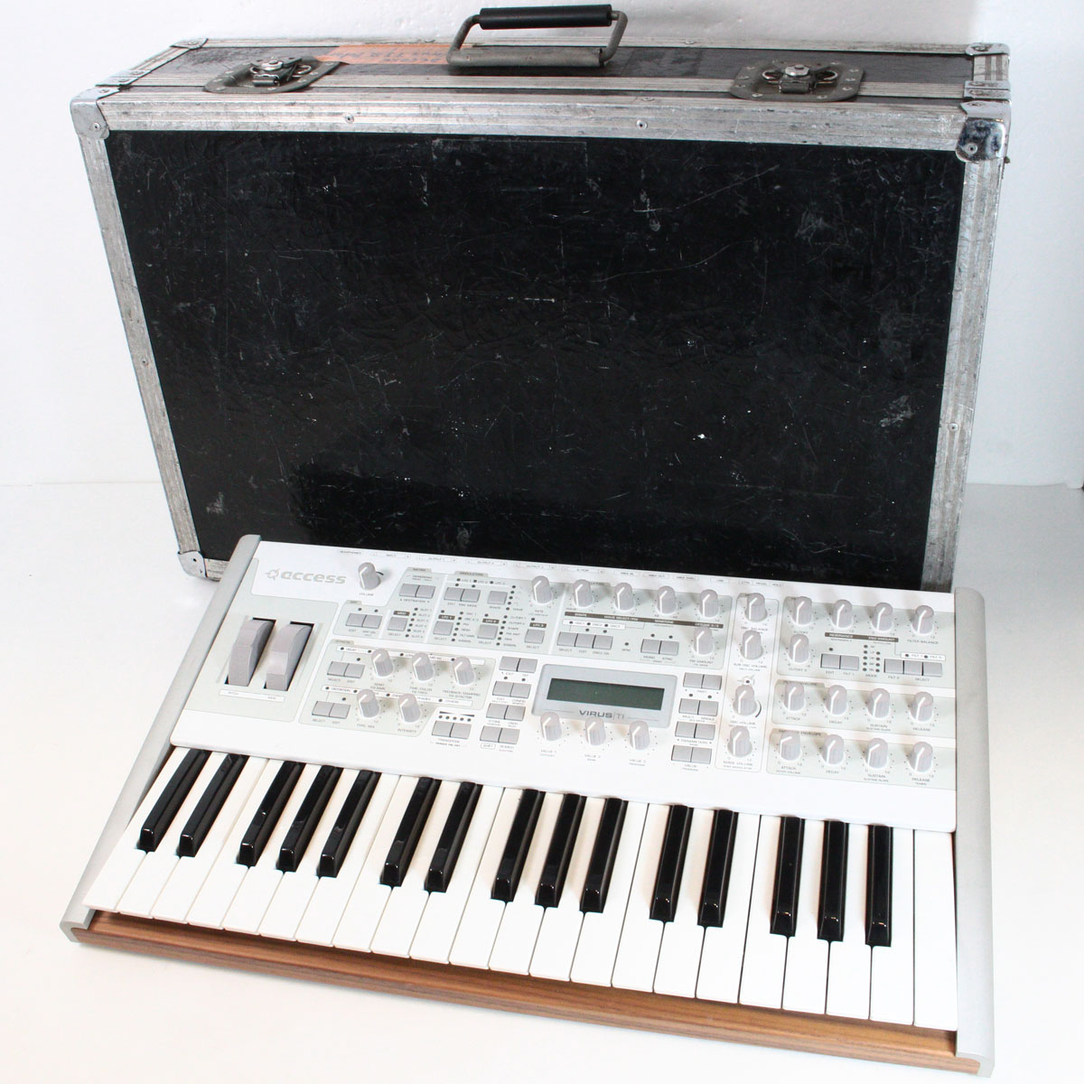 鍵盤楽器 access virus ti  Access Virus TI Keyboard Integrated Modeling Synth | zZounds