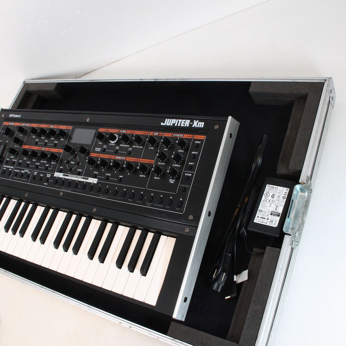 ほぼ未使用 Roland JUPITER-XM シンセサイザー 専用ケース付き Amazon | Roland ローランド/JUPITER-Xm モデリング
