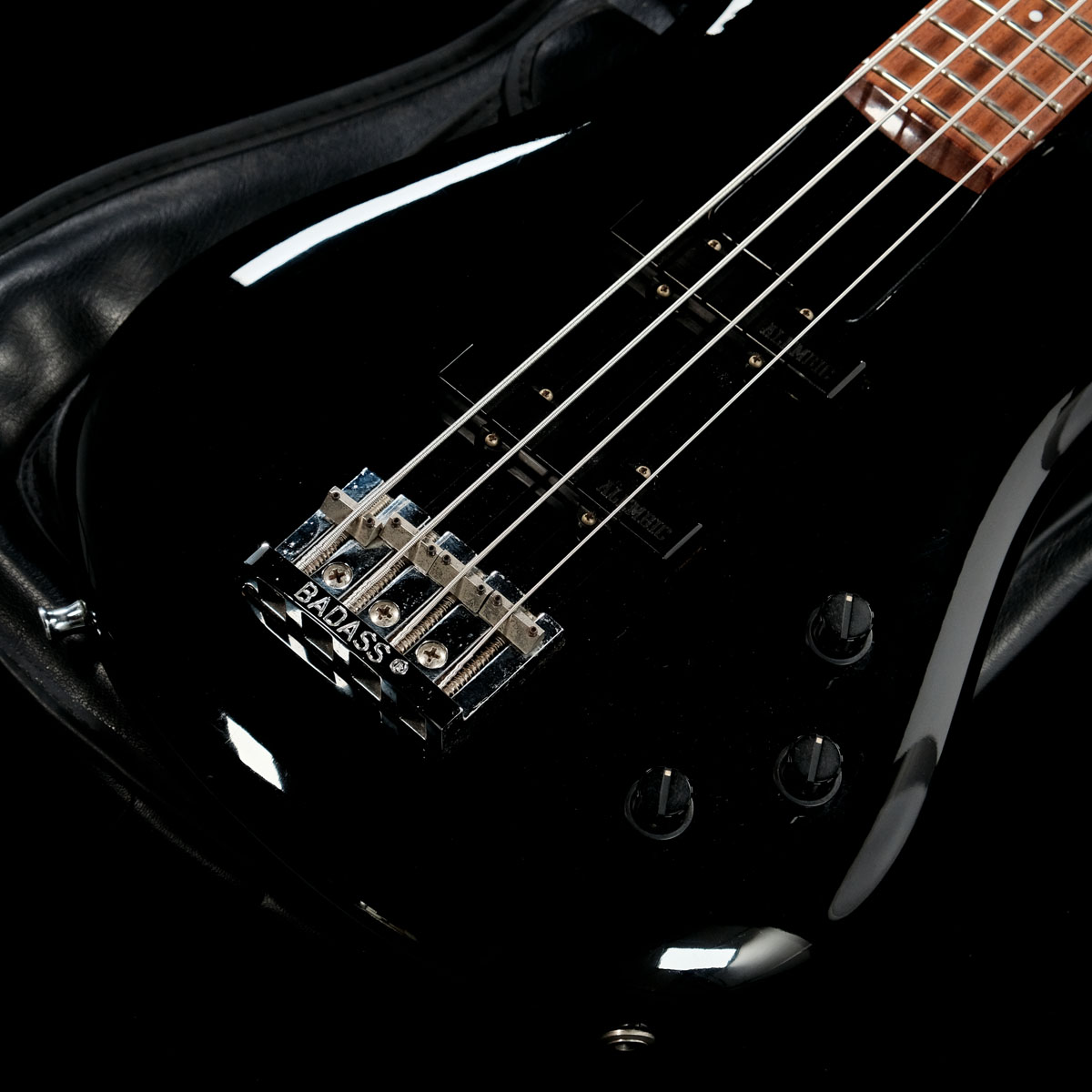 リバーヘッド 　Riverhead　4弦ベースギター 　【ジャンク】 Yahoo!オークション - 珍品 音出るけどジャンク扱い River Head