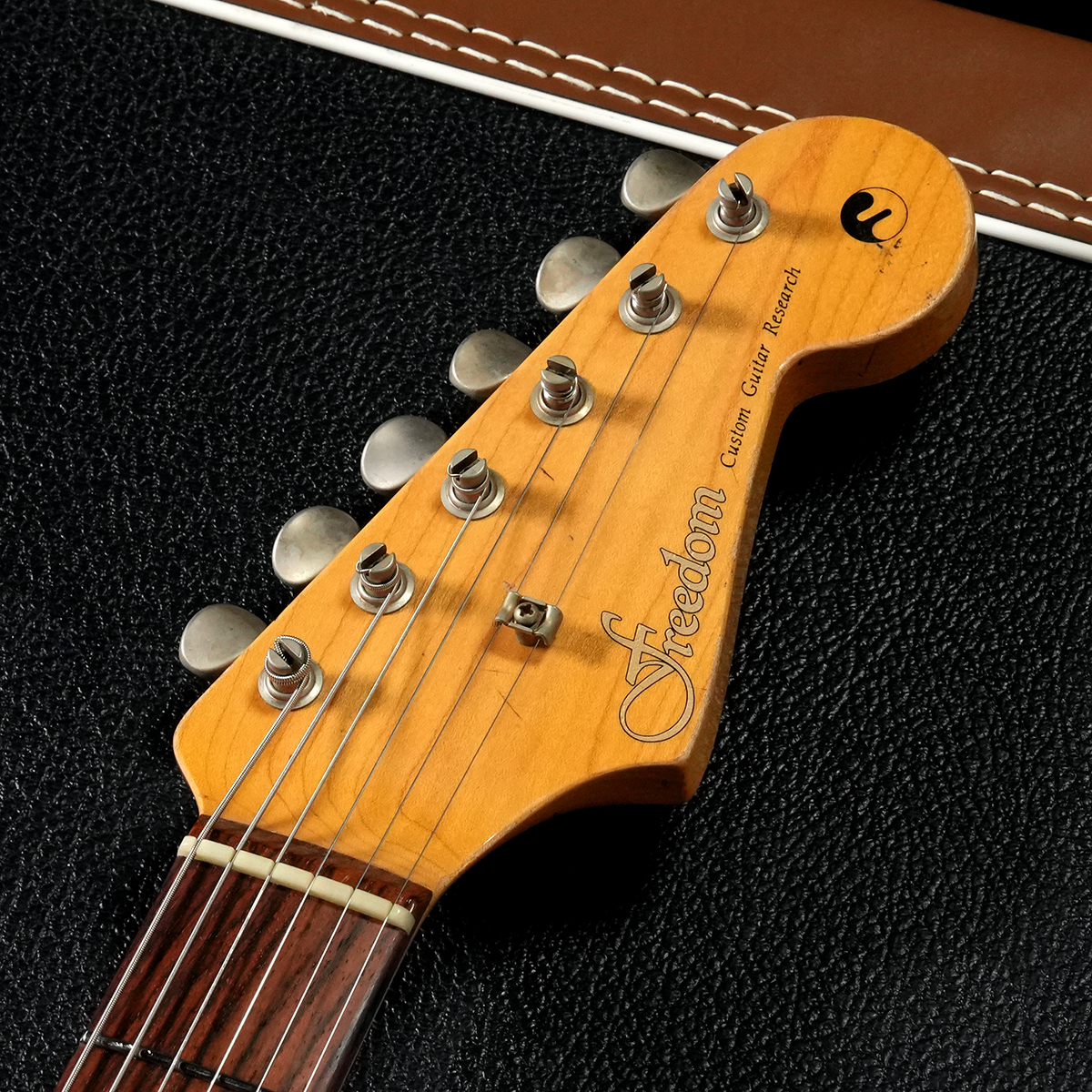 【Freedom】RRS希少カラー　※美品 Freedom Custom Guitar Research Retro Series PB 4st / Yellow
